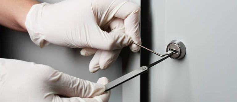 Commercial Emergency Locksmith Bolton